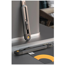 Нож строительный Deli HS EHT4018, 18 мм, Soft Touch, черный