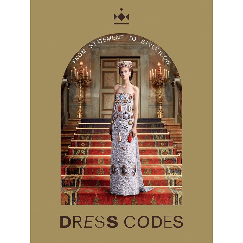 Книга на английском языке "Dress Codes. From Statement to Style Icon", Madelief Hohé, Paul Rem, Cécile Narinx