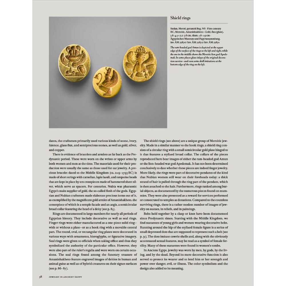 Книга на английском языке "25 000 Years of Jewelry"