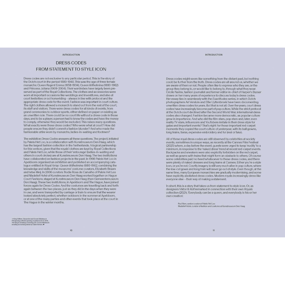Книга на английском языке "Dress Codes. From Statement to Style Icon", Madelief Hohé, Paul Rem, Cécile Narinx - 2